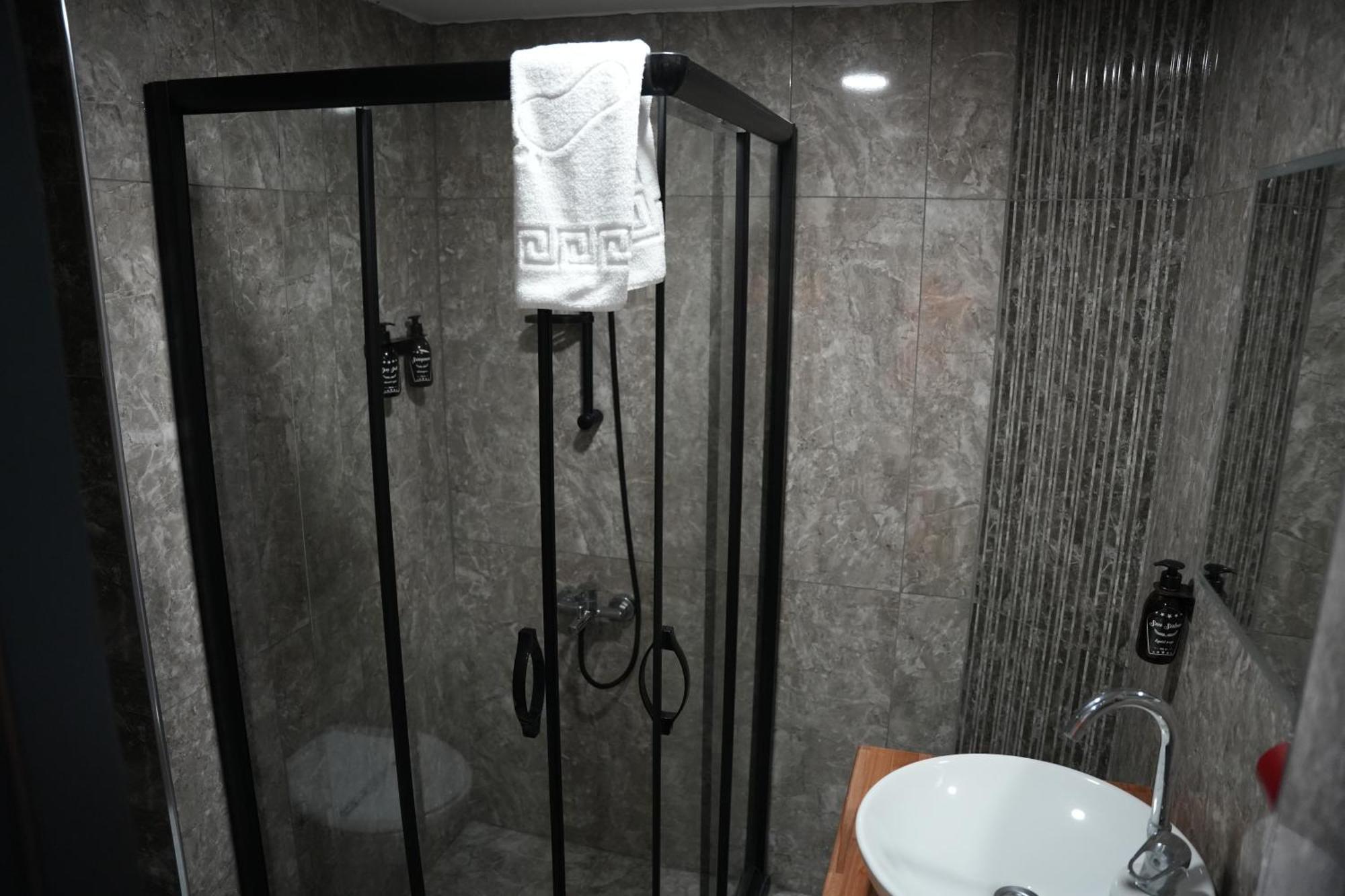 Eniza Hotel メルスィン エクステリア 写真